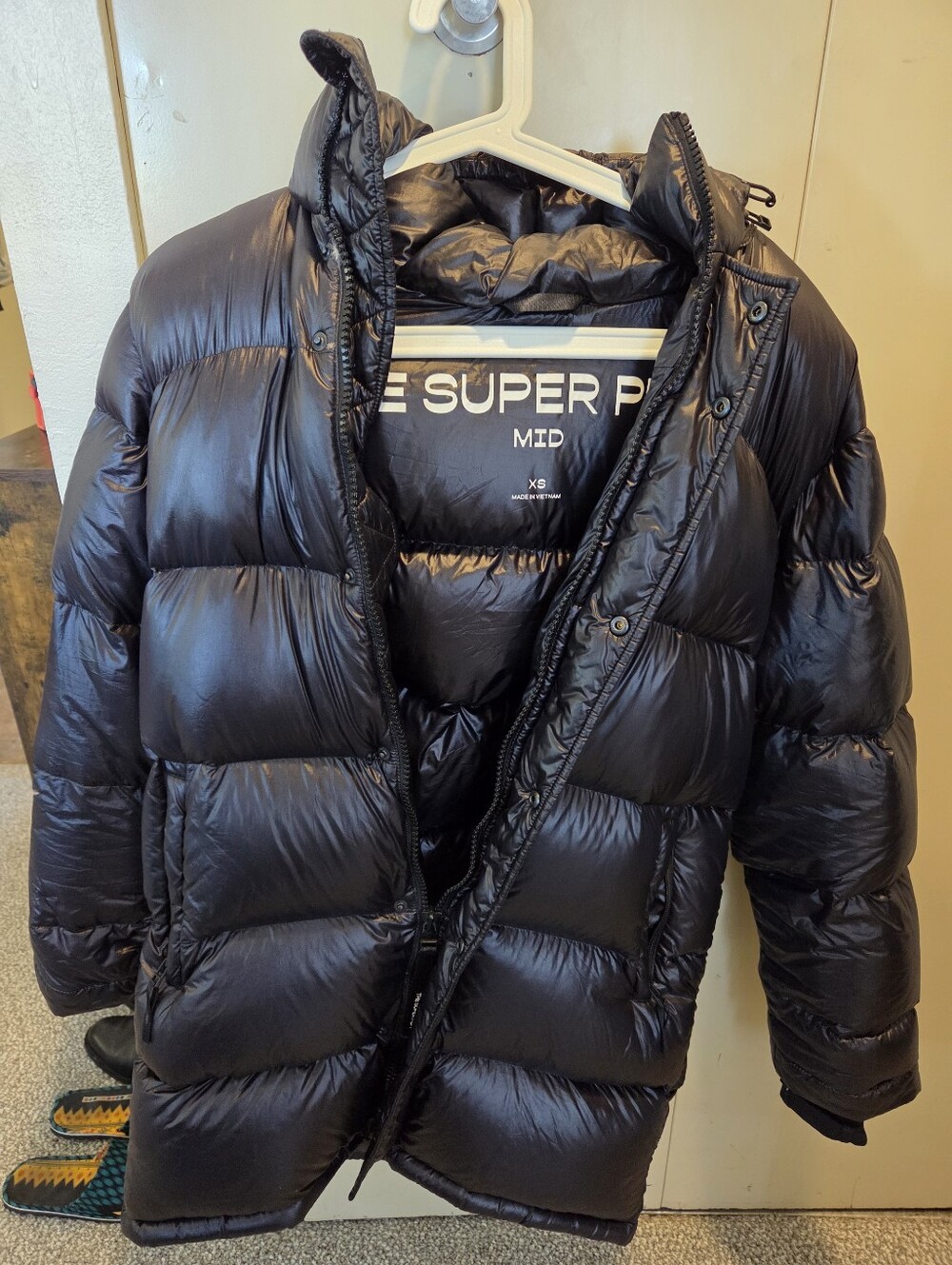 Womens Aritzia Black Mid Puffer Jacket - Size XS
